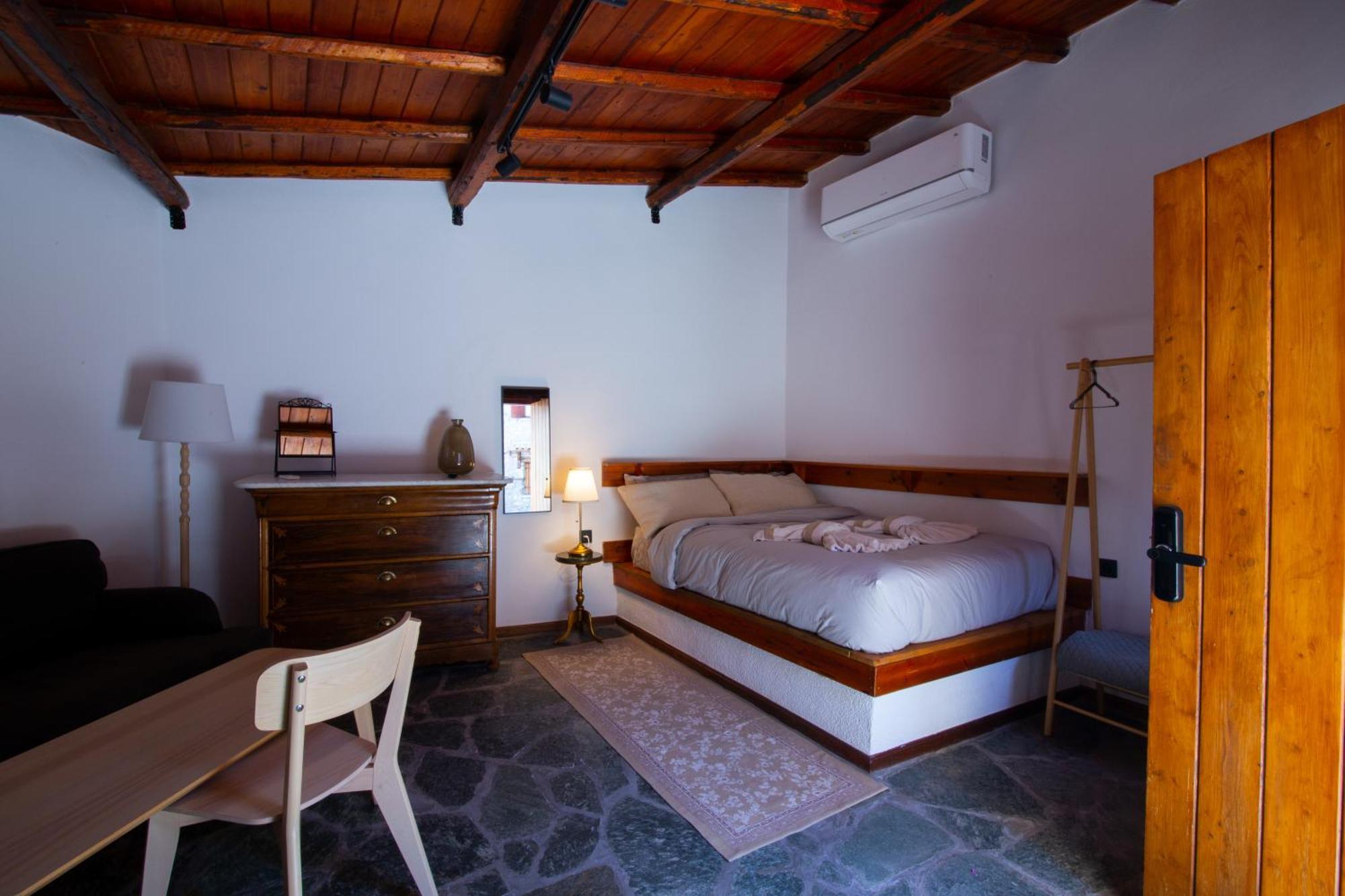 Fteri Stone House In Platanos, Akrata Apartment Exterior photo